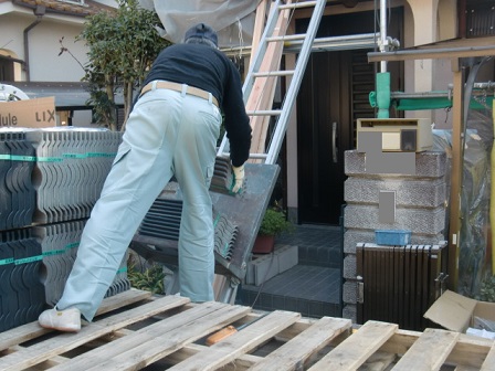 岸和田市土生町で洋瓦(エアルーフフレンチ）の屋根葺き替え