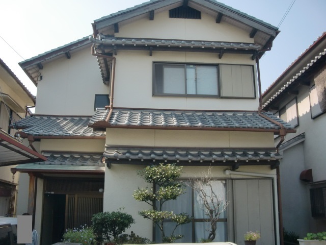 岸和田市土生町の屋根葺き替えと外壁塗装着工