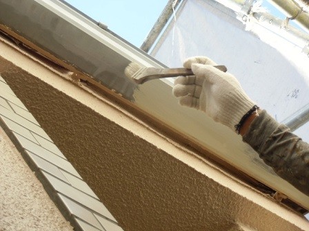 岸和田市極楽寺町で外壁と屋根塗装の雨樋などの塗装