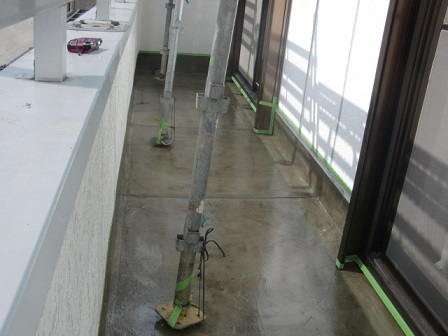 岸和田市上松町の雨漏りも防ぐ安心のベランダ防水