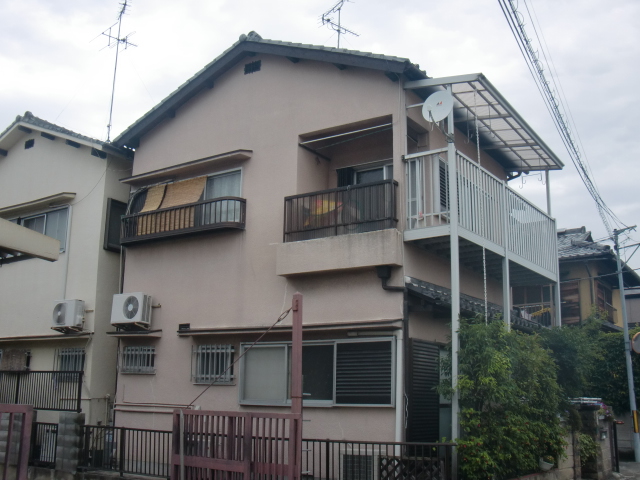 貝塚市永吉で破風板取替と軒天井上張り・塗装完了