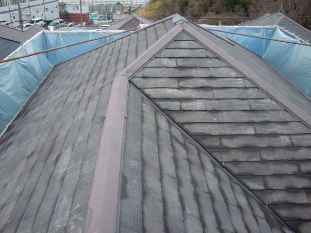 岸和田市包近町の洗浄後のきれいになった屋根