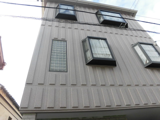 岸和田市紙屋町の外壁・屋根塗装完了