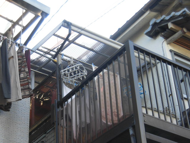 高石市千代田の二階の波板張替え完了