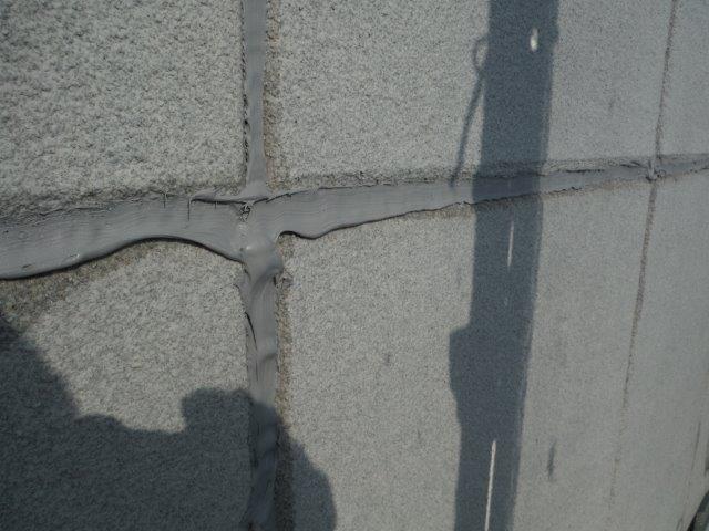 岸和田市紙屋町のALC外壁の目地にシーリング充填