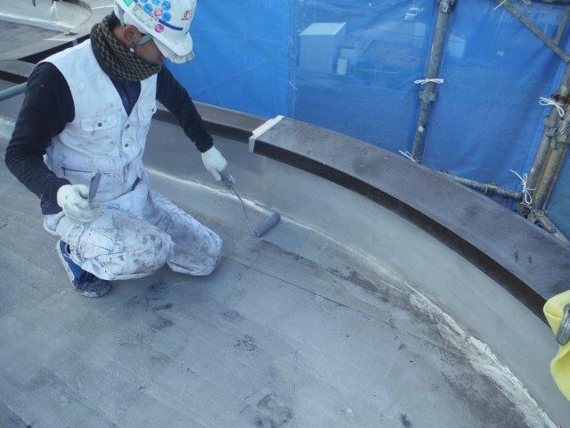 貝塚市の陸屋根に保護塗料塗布