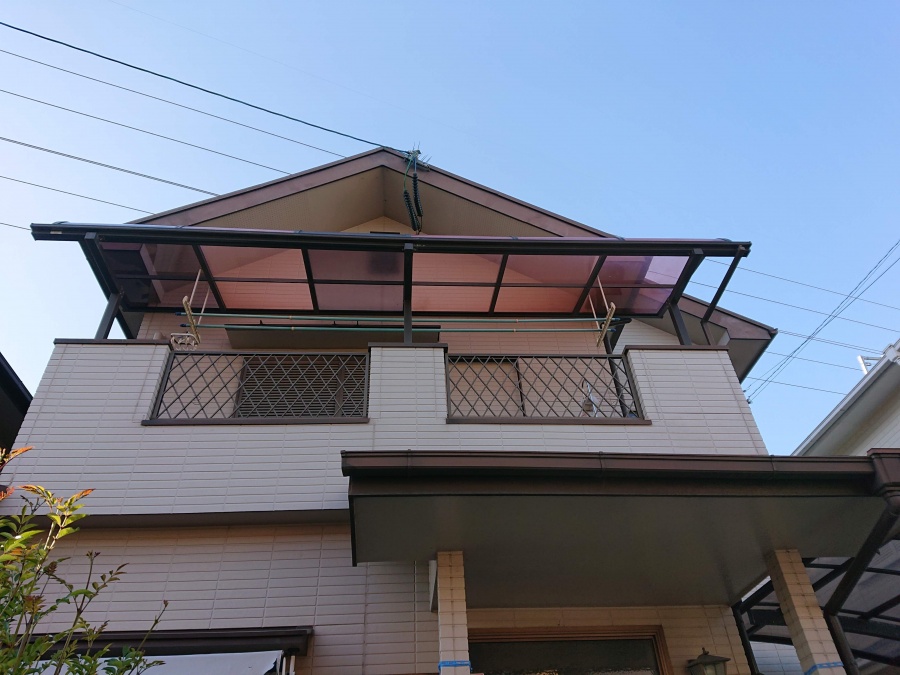 岸和田市のテラス屋根の平板を復旧