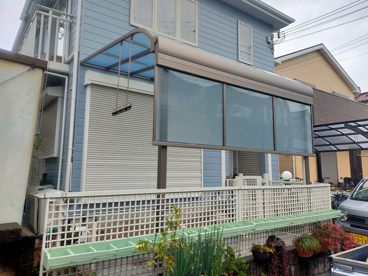 泉大津市で玄関横におしゃれで機能的なテラスを作られたI様の声