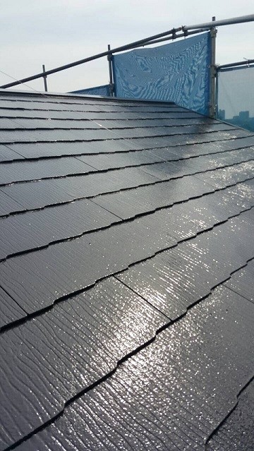 岸和田市摩湯町の屋根の上塗り中