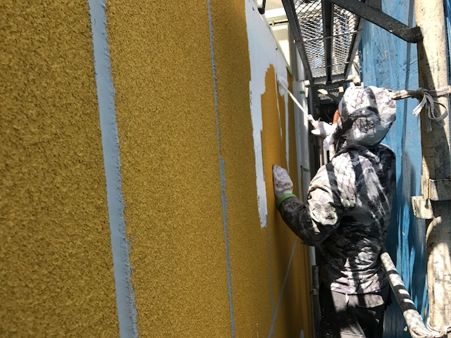 貝塚市のALCの外壁下塗り