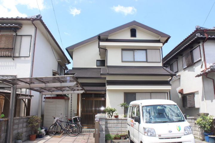 岸和田市土生町の屋根葺き替えと外壁塗装完了