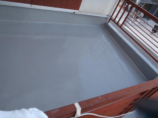 岸和田市のベランダにウレタン樹脂塗膜防水完了