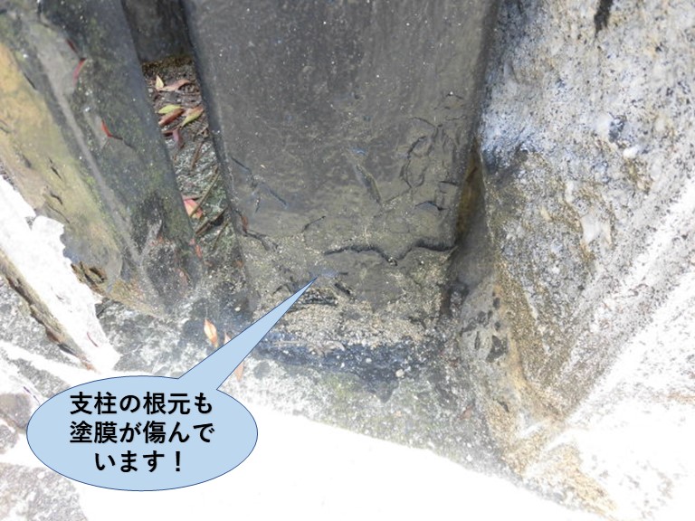 岸和田市の門扉の支柱の根元も傷んでいます