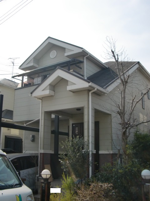 岸和田市包近町の外壁・屋根塗装着工