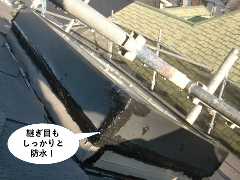 和泉市の天窓の枠の継ぎ目もしっかりと防水