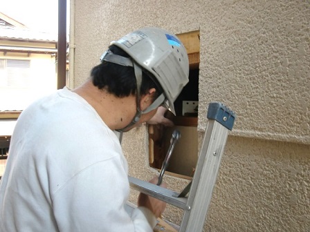 岸和田市土生町で屋根の洋瓦の葺き替えと棟瓦の最終工事