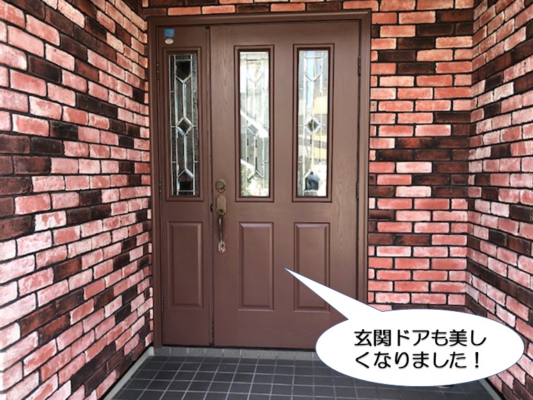 和泉市の玄関ドアも美しく