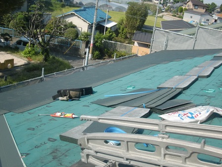岸和田市上松町の屋根スレート瓦への葺き替え工事