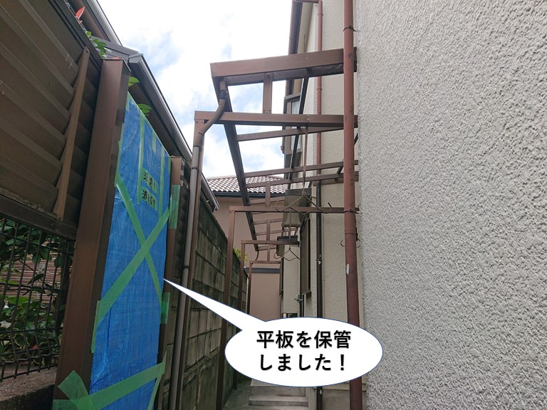 和泉市で古くなった木製の玄関ドアをリクシルのリシェントに入替