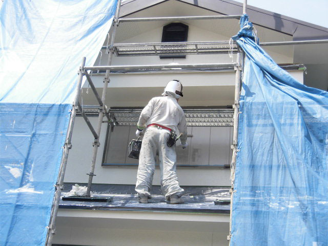 岸和田市土生町の雨戸の塗装