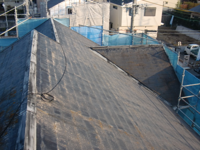 岸和田市岡山町の屋根の高圧洗浄