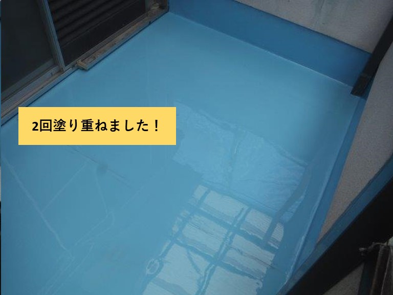 和泉市のベランダにウレタン樹脂を2回塗り重ねました