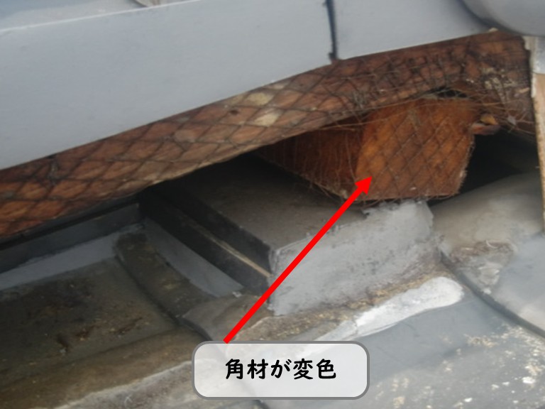和泉市角材変色