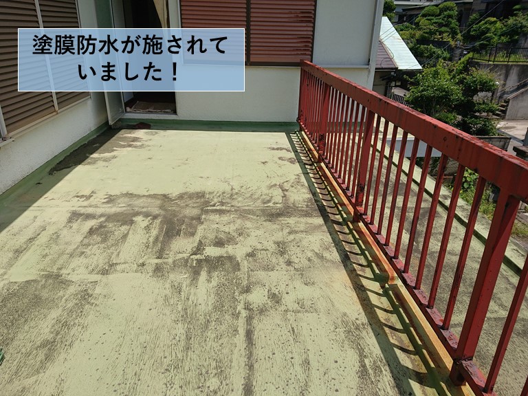 岸和田市のベランダに塗膜防水が施されていました