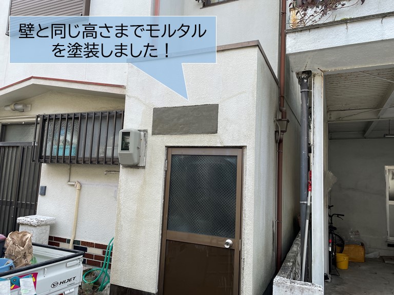 岸和田市の外壁と同じ高さまでモルタルを塗装しました