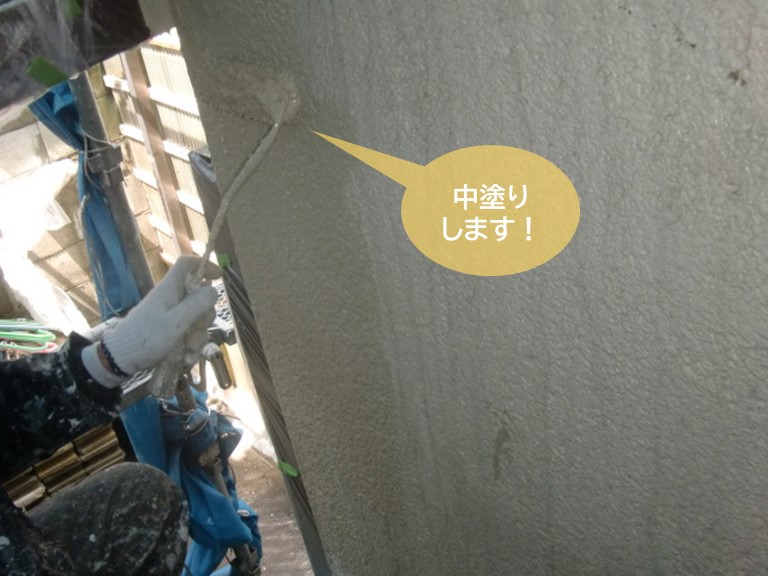 岸和田市の外壁を中塗り