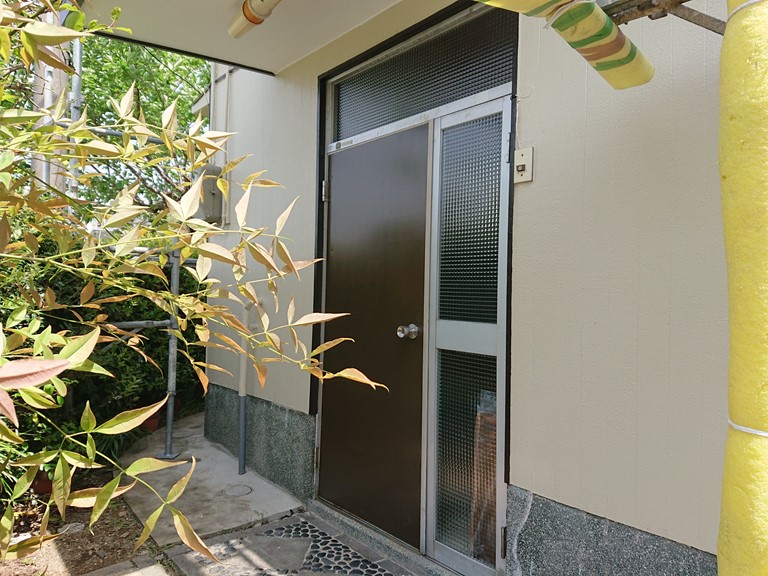 岸和田市の玄関ドア塗装完了