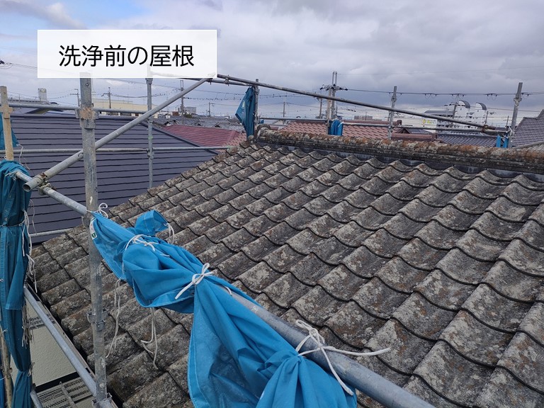 岸和田市の高圧洗浄前のセメント瓦屋根
