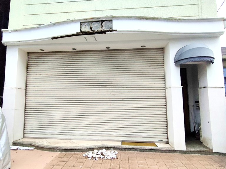 岸和田市庇崩落ビフォー