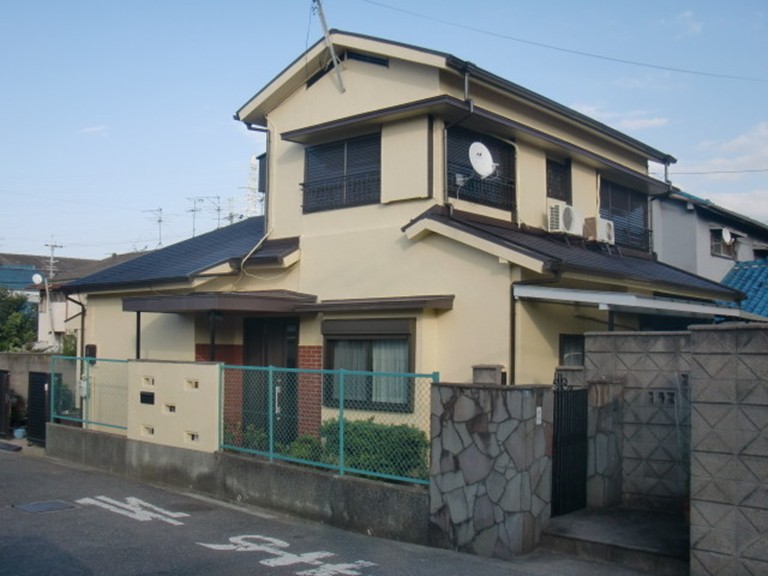 忠岡町で瓦からスレートに葺き替え工事後