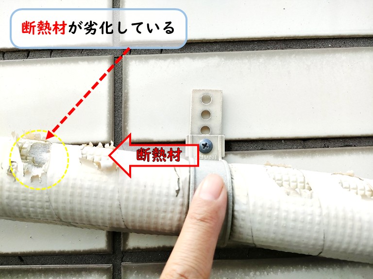 泉佐野市で和室８帖側ベランダ断熱材劣化