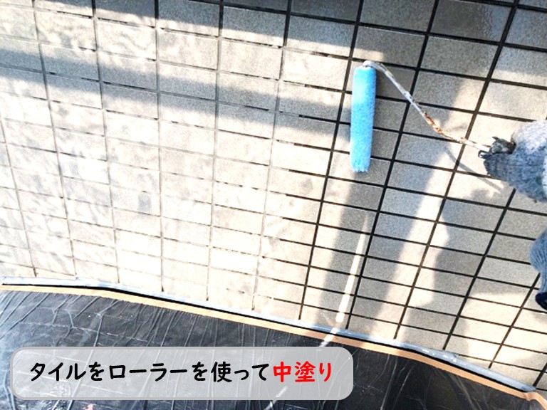 泉南市タイル中塗り