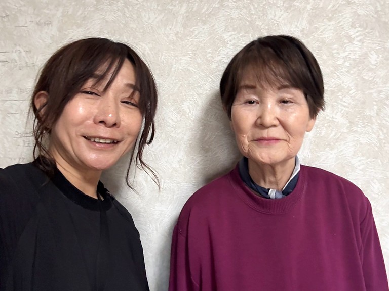 泉大津市でイタチ被害！金網を張って侵入口を封鎖したM様との記念写真