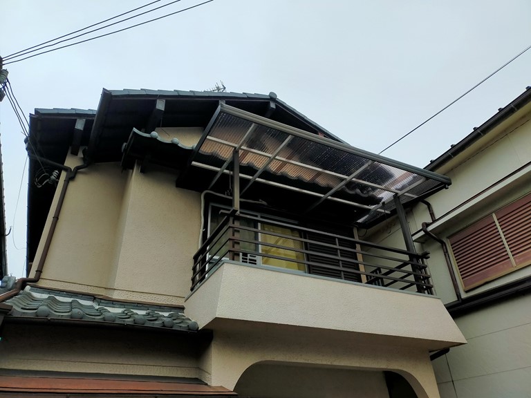 泉大津市で台風による波板の飛散と雨樋の修理を行ったM様の声