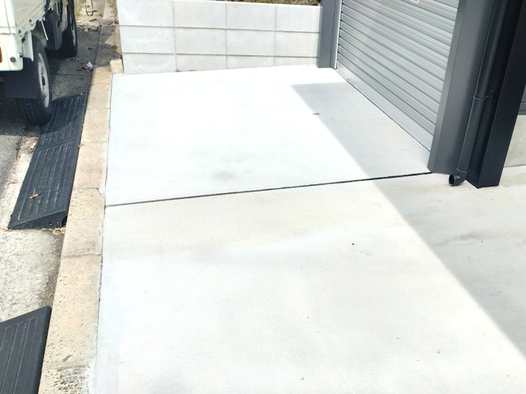 熊取町竪樋延長ビフォー